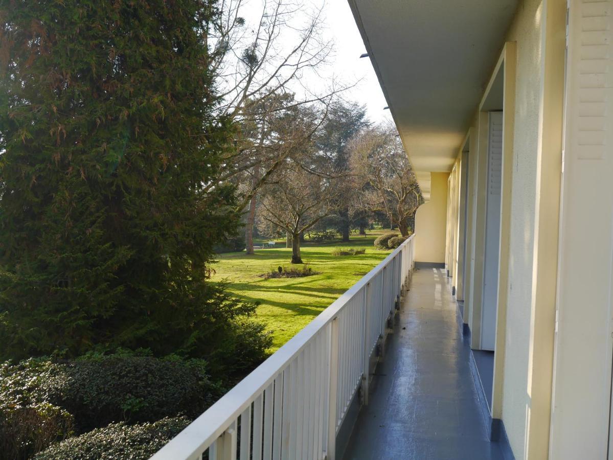 Spacieux F5 Au Parc Arbore Orsay Exterior photo